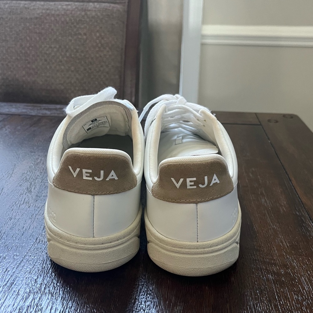 Veja Campo Sneakers - White/Tan size US 10/ EU 41